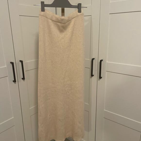 Rue Sophie Cream Sweater Maxi Skirt New Without Tag - Picture 5 of 8
